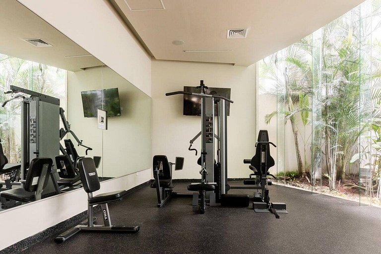 1 Br. | Steps from the beach | Roof w/Ocean view