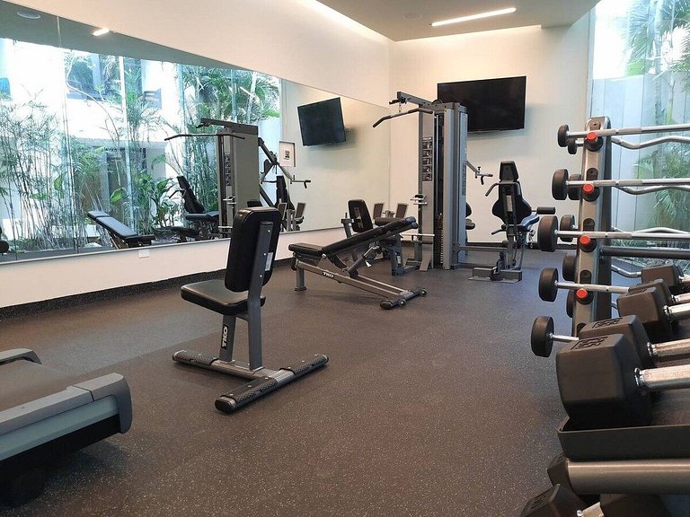 1 Br. | Steps from the beach | Roof w/Ocean view