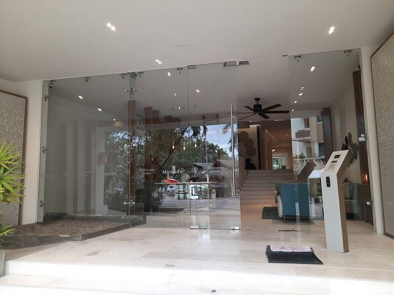 1 Br. | Steps from the beach | Roof w/Ocean view