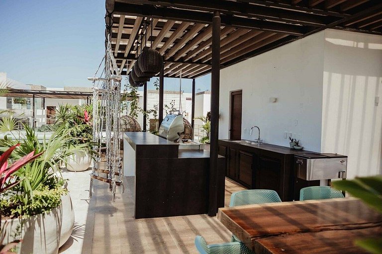 Oceanview PH | Private Rooftop & Jacuzzi