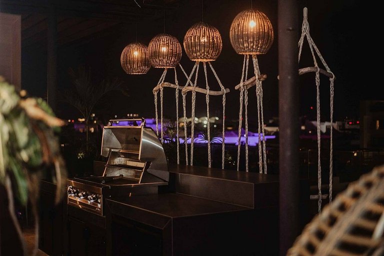 Oceanview PH | Private Rooftop & Jacuzzi