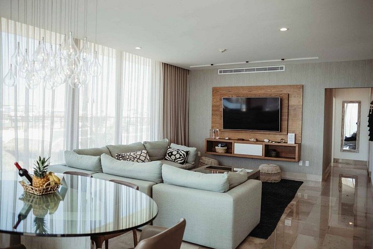 Oceanview PH | Private Rooftop & Jacuzzi