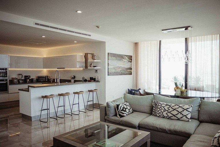 Oceanview PH | Private Rooftop & Jacuzzi