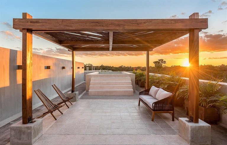 Exclusive Loft with Rooftop Pool