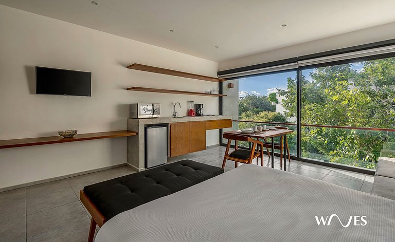 Peaceful Loft with View & Rooftop Pool