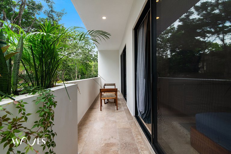 1 Br. | LX Amenities | Prime Location