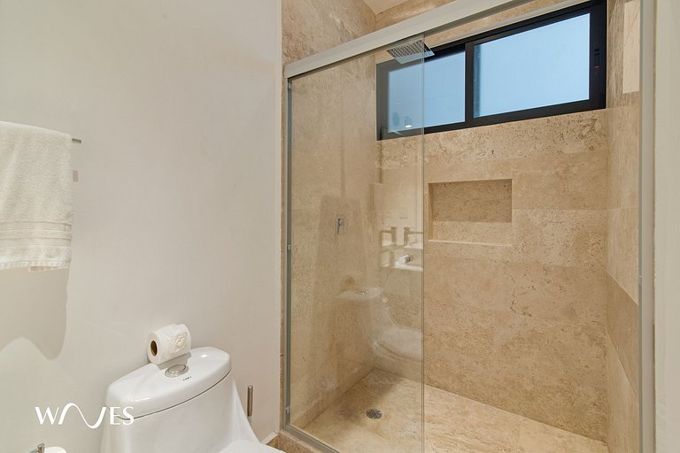 1 Br. | LX Amenities | Prime Location