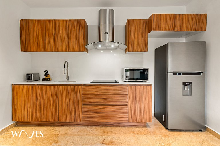 1 Br. | LX Amenities | Prime Location