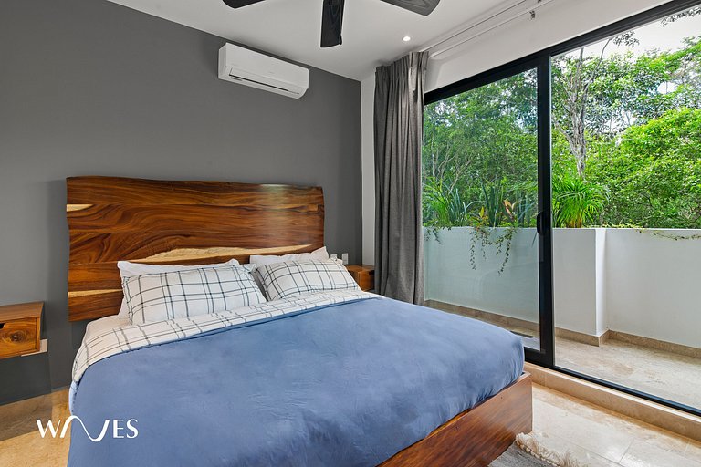 1 Br. | LX Amenities | Prime Location