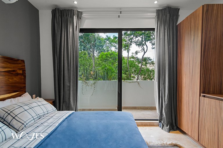 1 Br. | LX Amenities | Prime Location