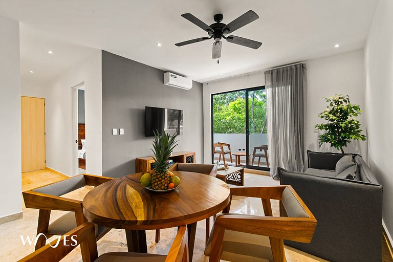 1 Br. | LX Amenities | Prime Location