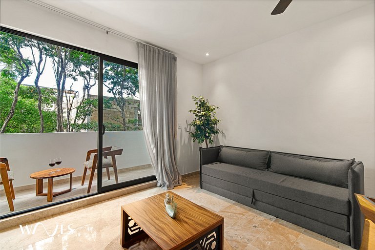 1 Br. | LX Amenities | Prime Location