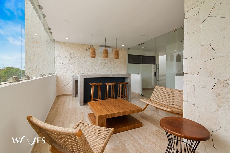 1 Br. | LX Amenities | Prime Location