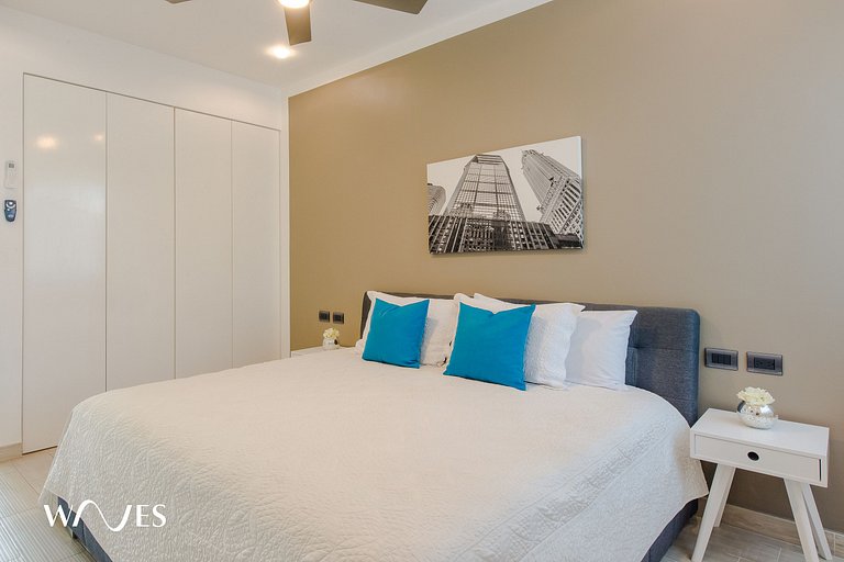 1BR | Steps from the Beach | Rooftop Pool