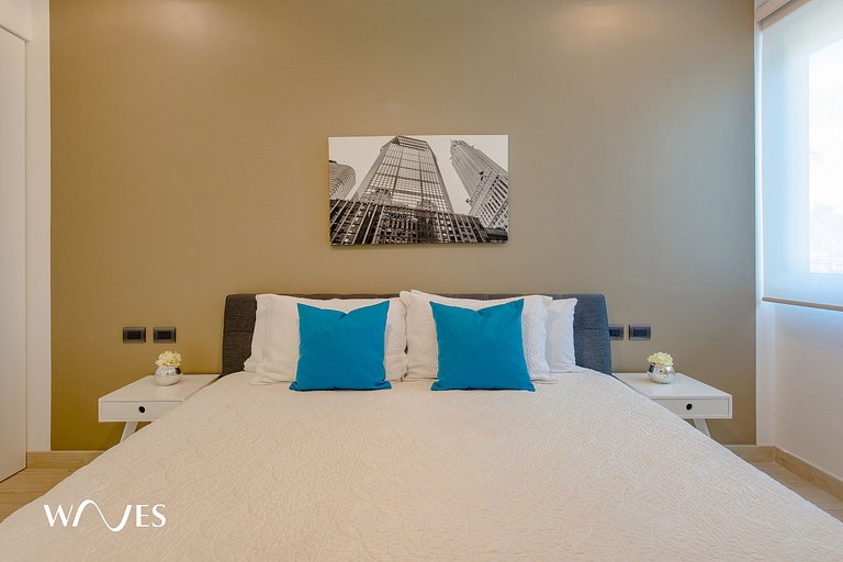 1BR | Steps from the Beach | Rooftop Pool