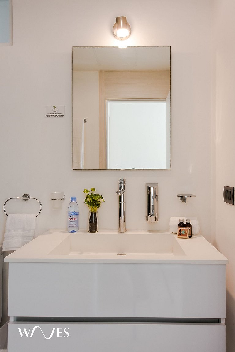 1BR | Steps from the Beach | Rooftop Pool