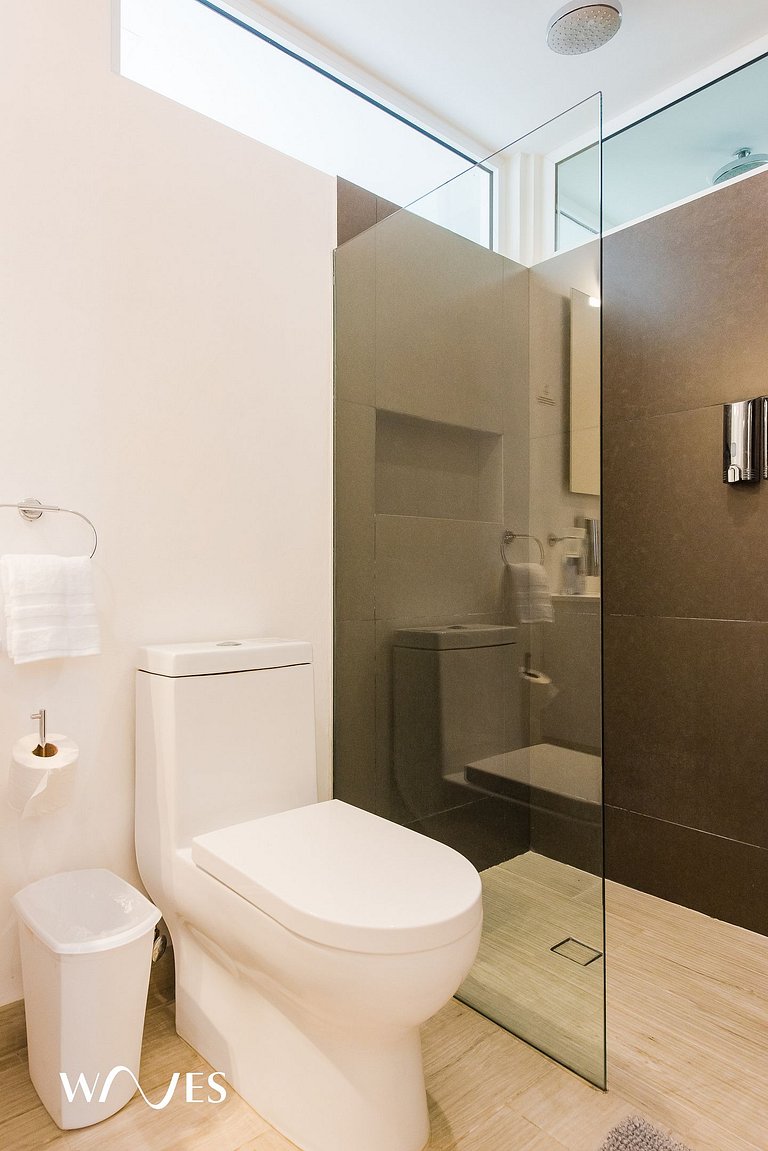 1BR | Steps from the Beach | Rooftop Pool