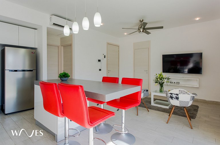 1BR | Steps from the Beach | Rooftop Pool