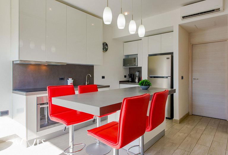 1BR | Steps from the Beach | Rooftop Pool