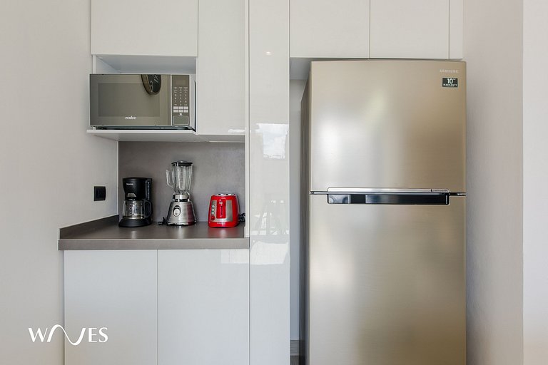 1BR | Steps from the Beach | Rooftop Pool