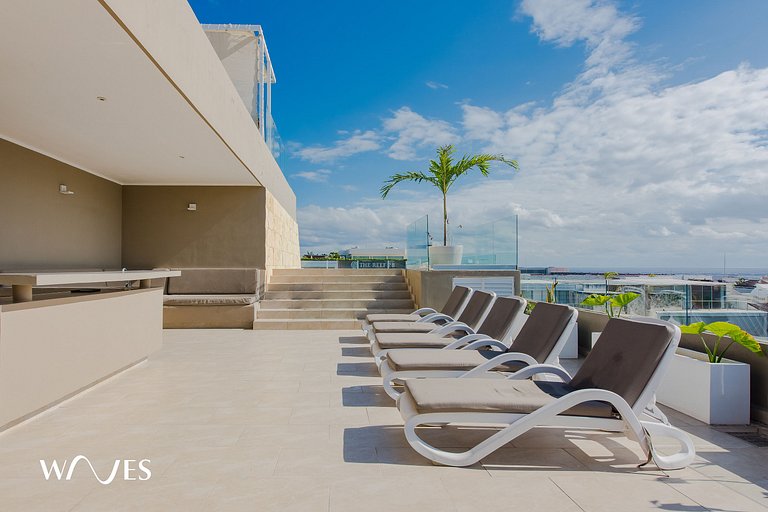 1BR | Steps from the Beach | Rooftop Pool
