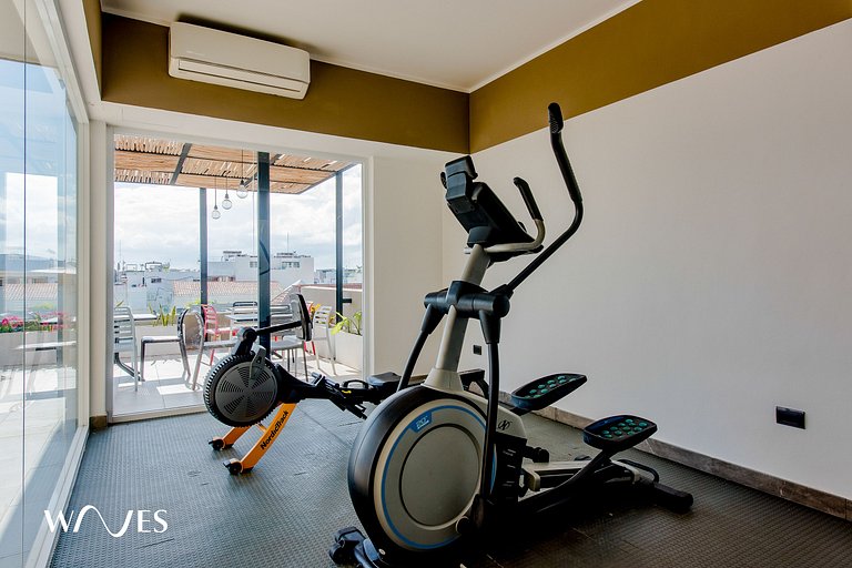 1BR | Steps from the Beach | Rooftop Pool