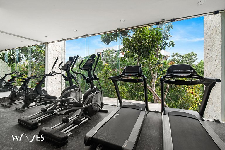 Exclusive Apt. w/Private Pool + Surround Speakers