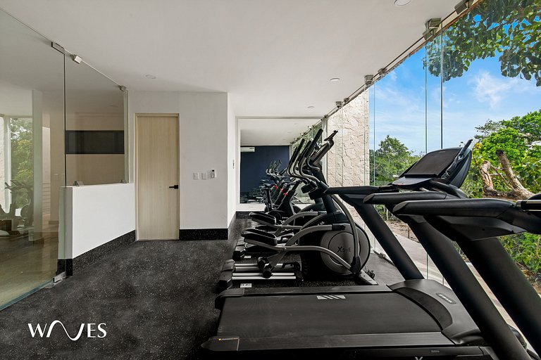 Exclusive Apt. w/Private Pool + Surround Speakers