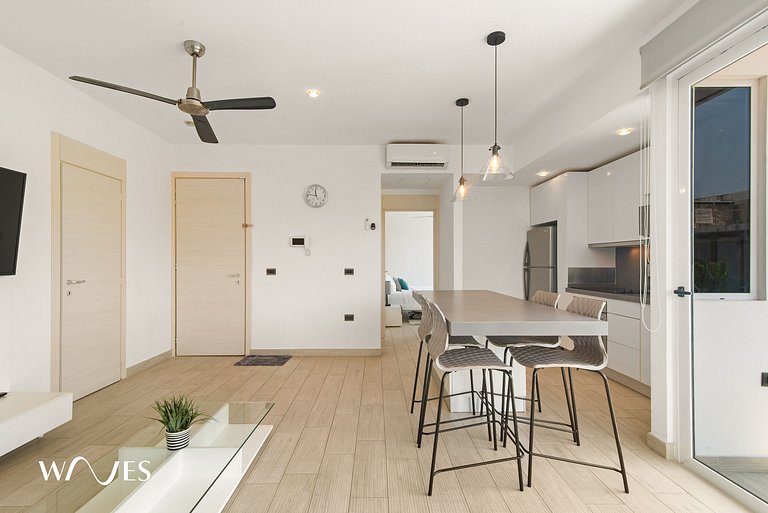 1 Br. w/5th avenue view | Steps from the beach