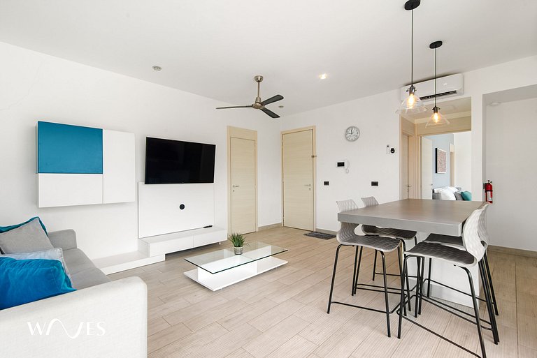 1 Br. w/5th avenue view | Steps from the beach