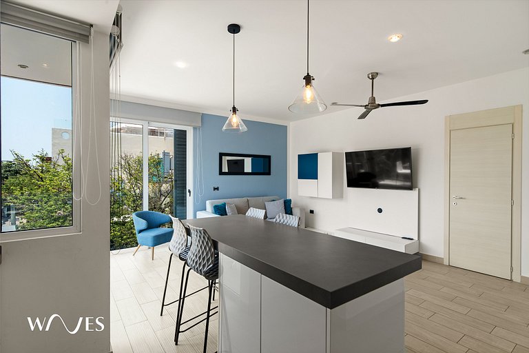 1 Br. w/5th avenue view | Steps from the beach