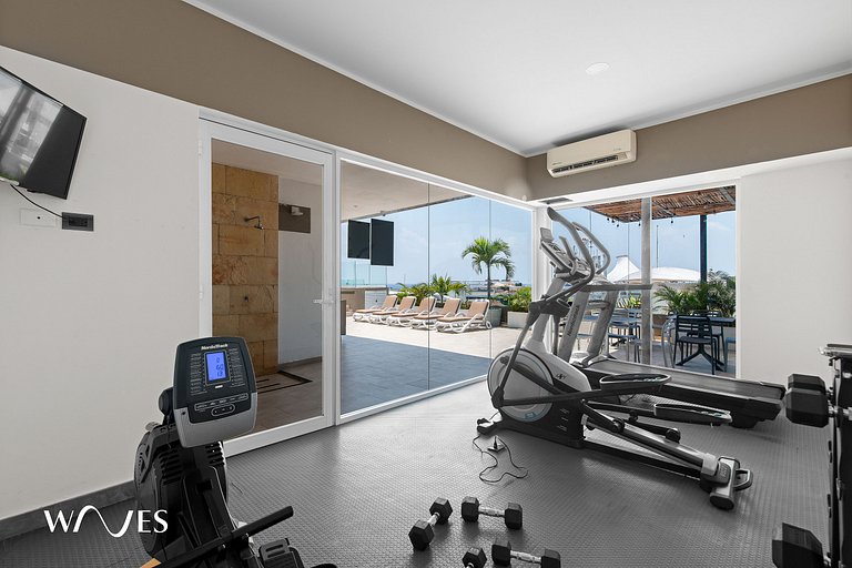 1 Br. w/5th avenue view | Steps from the beach