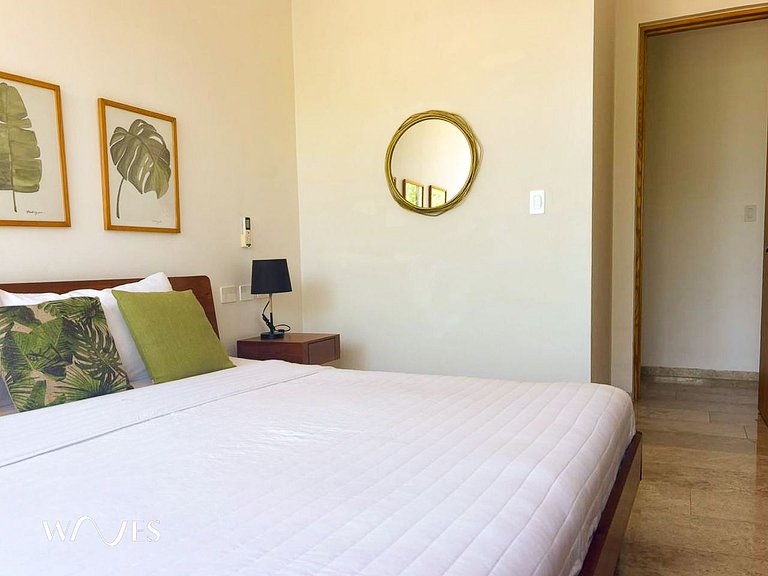 Bright 1BR Apartment Steps from the Beach