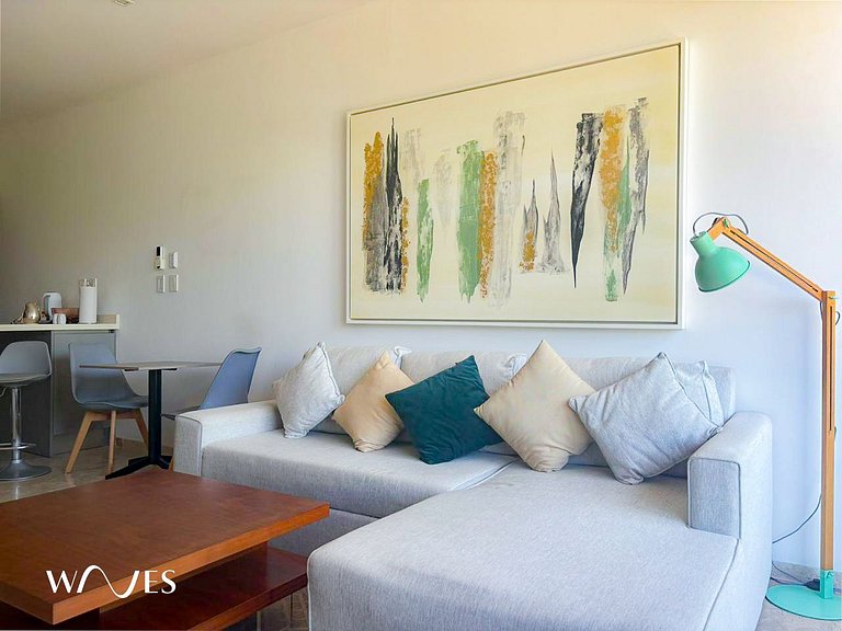 Bright 1BR Apartment Steps from the Beach