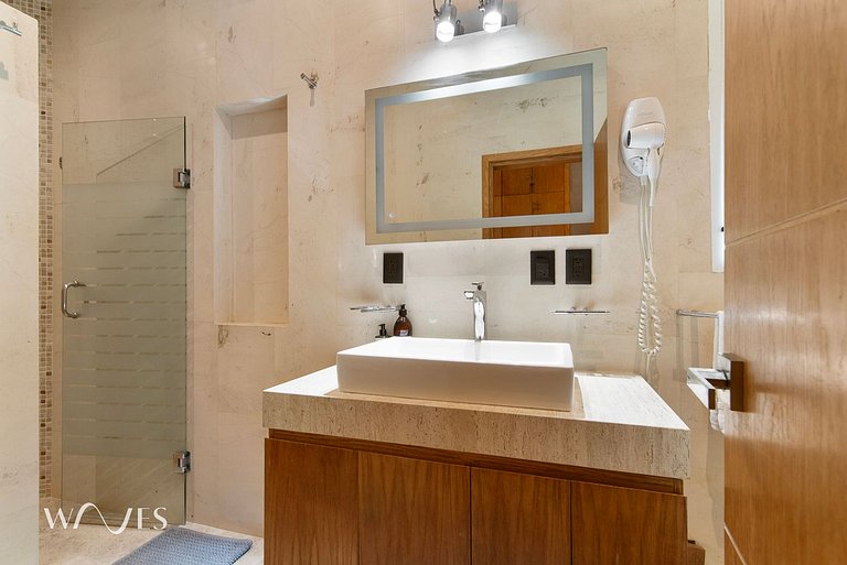 Best Spot on 5th Ave - 2BR with King Beds & Style