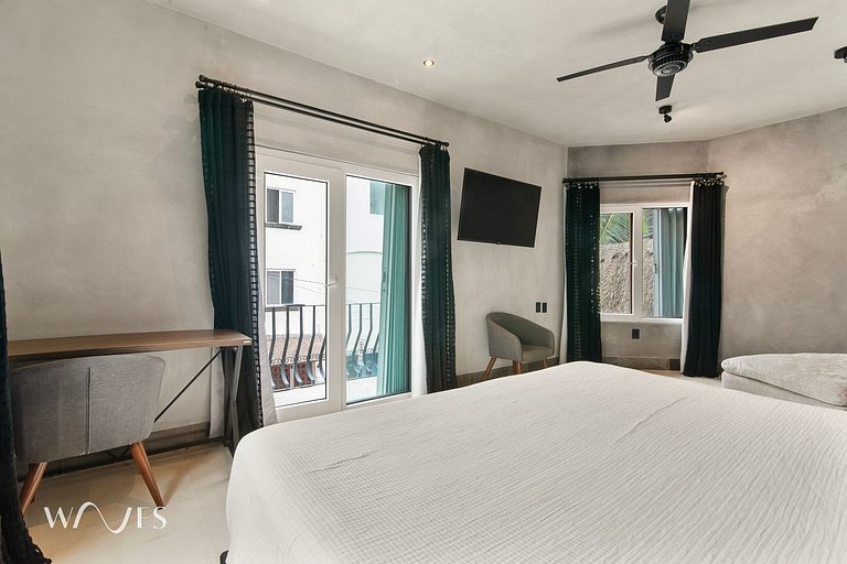 Best Spot on 5th Ave - 2BR with King Beds & Style