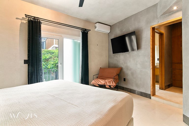 Best Spot on 5th Ave - 2BR with King Beds & Style