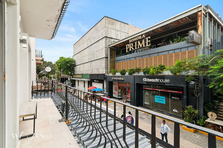 Best Spot on 5th Ave - 2BR with King Beds & Style