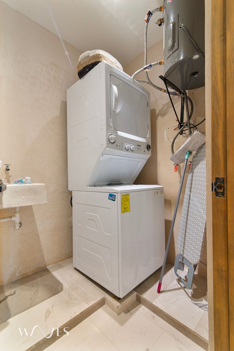 2-Bedroom Condo | Modern & Near Beach