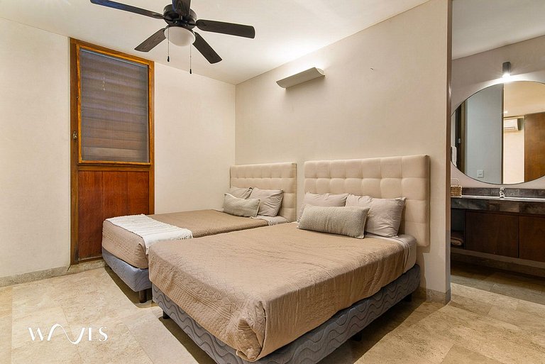 PH de 2 habitaciones con piscina privada en una comunidad ce