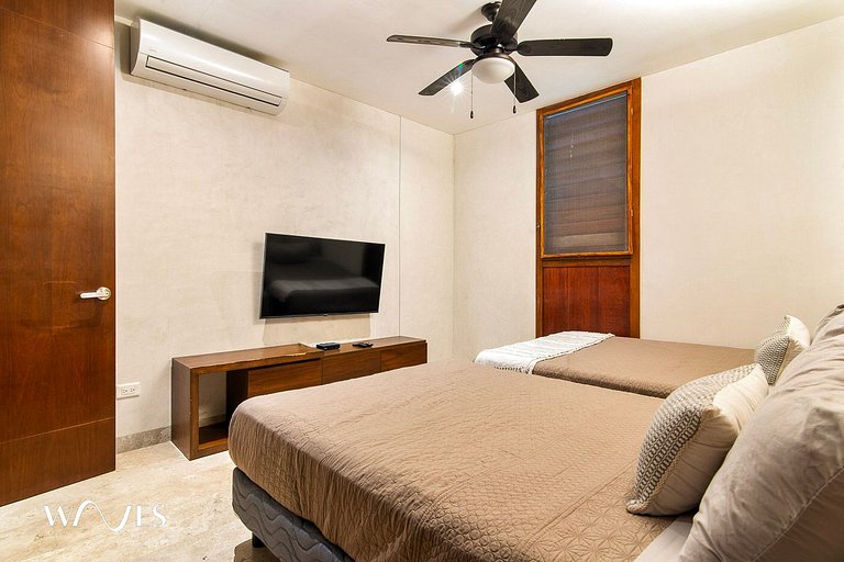 PH de 2 habitaciones con piscina privada en una comunidad ce