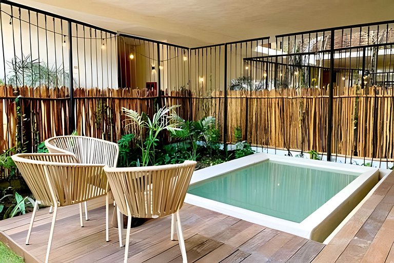 Encantador 2BR Planta Baja con Piscina Privada