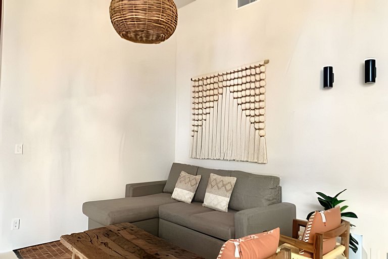 Encantador 2BR Planta Baja con Piscina Privada