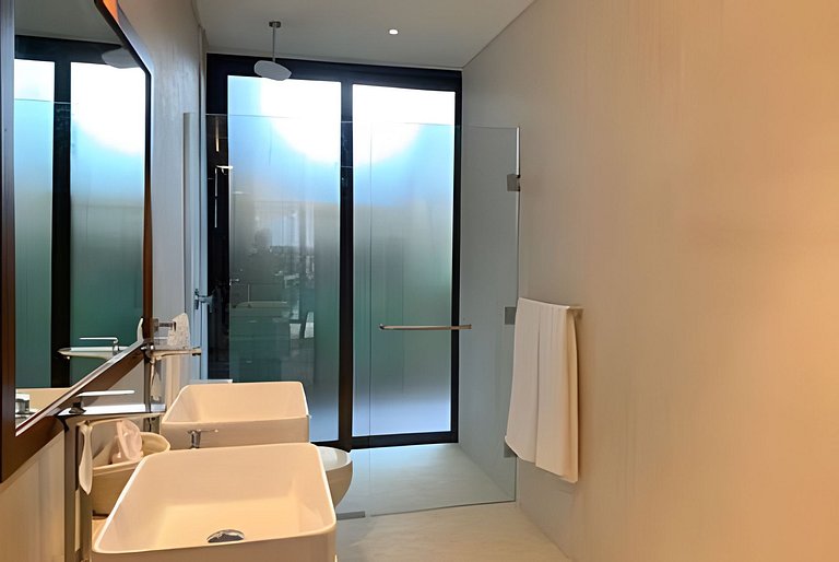 Charming 2BR Ground Floor w/ Private Pool