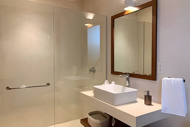 Charming 2BR Ground Floor w/ Private Pool