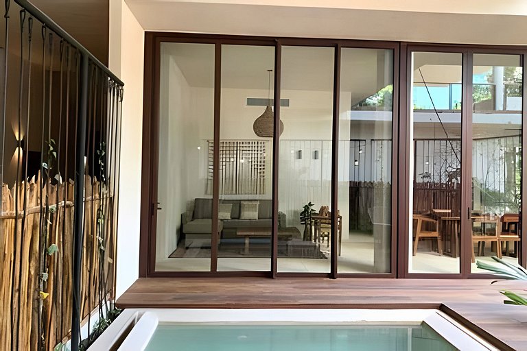 Encantador 2BR Planta Baja con Piscina Privada