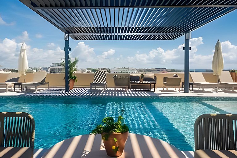 2 Br. with Rooftop Pool and Stunning Ocean View