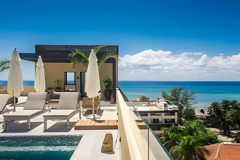 2 Br. with Rooftop Pool and Stunning Ocean View