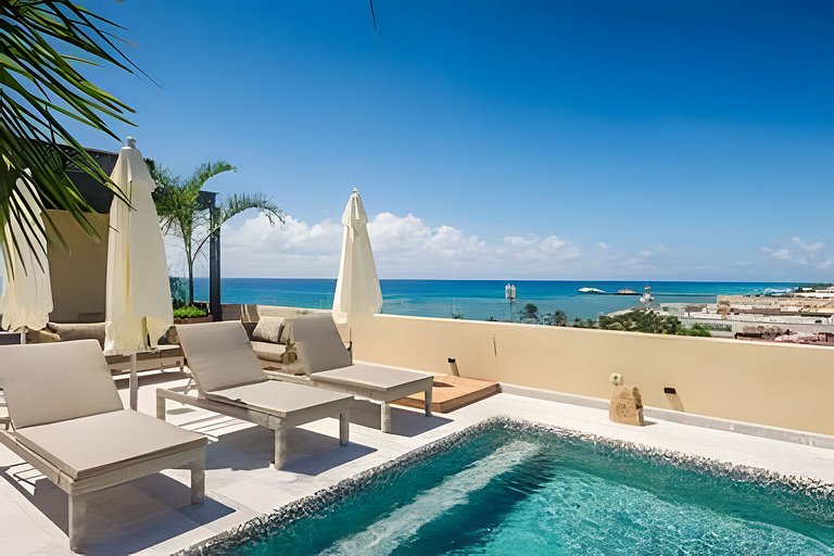 2 Br. with Rooftop Pool and Stunning Ocean View
