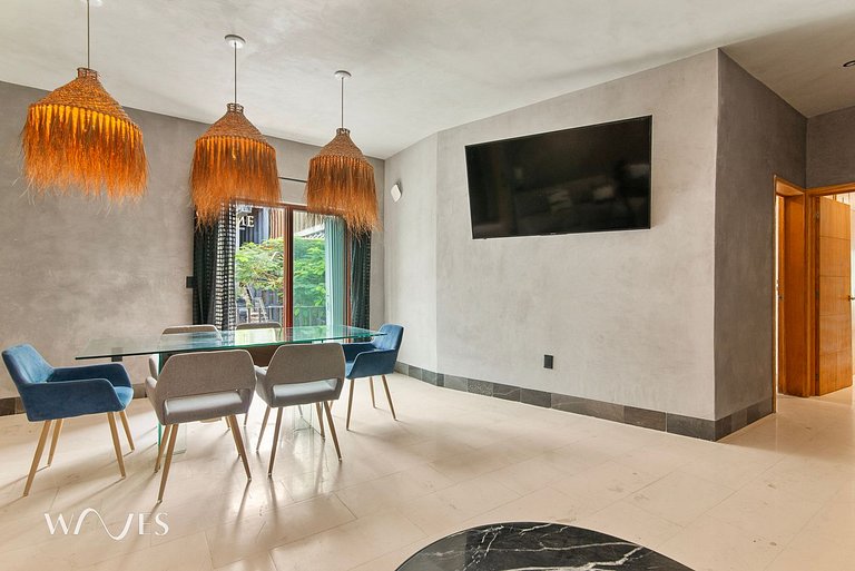 Prime 5th Ave Stay - 4BR with King Beds & City Vie